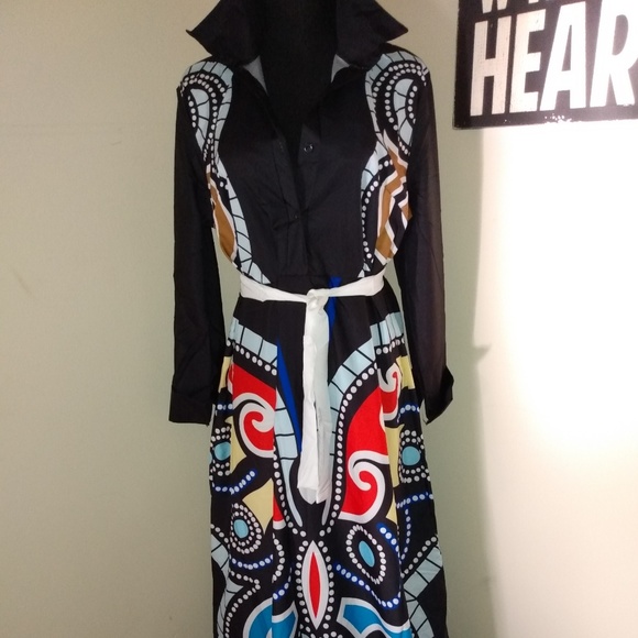 Abstract printed maxi dress🔥🔥 - Picture 4 of 8